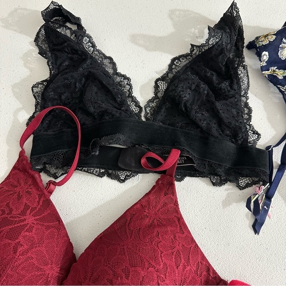Victoria secret bundle 4 bralettes 1 lingerie gutter new - Picture 3 of 12
